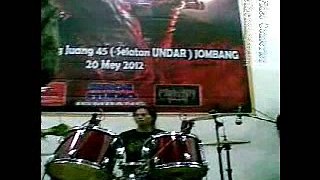 INNALILLAHI Live in JOMBANG TIMUR BERSATU 20mey2012Gedung JUANG video#2