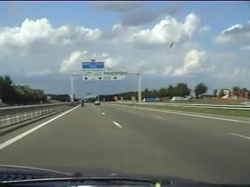 M3 e36 VS fazer 1000