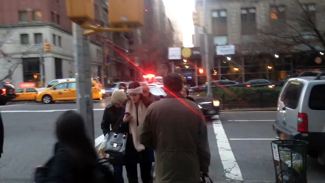 FDNY Engine 26 Responding in Manhattan