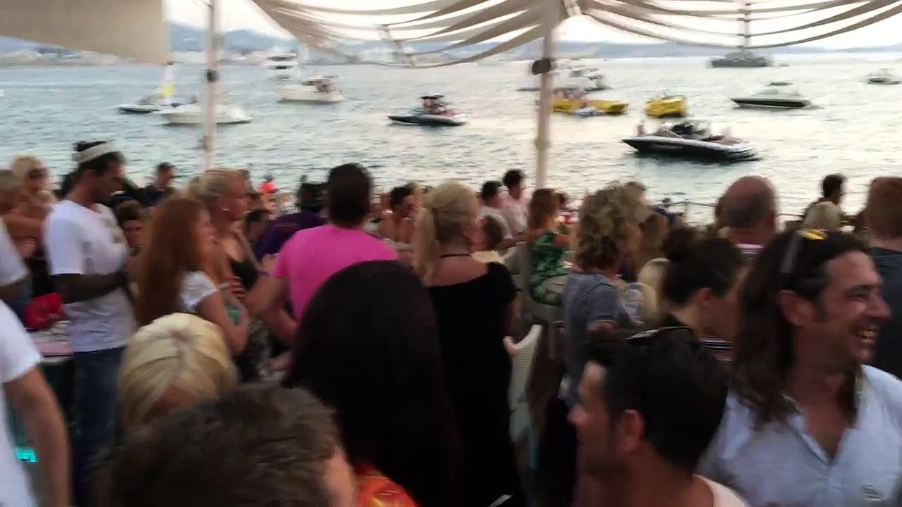 Clockwork Orange sunset at Cafe Mambo 2015 - Vangelis - Chung Kuo