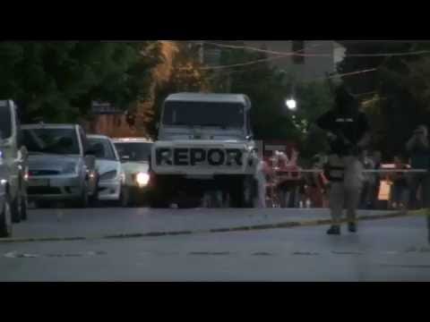 Report TV - Elbasan, Çapjat gjuajnë policinë kapen dy persona, një në kërkim