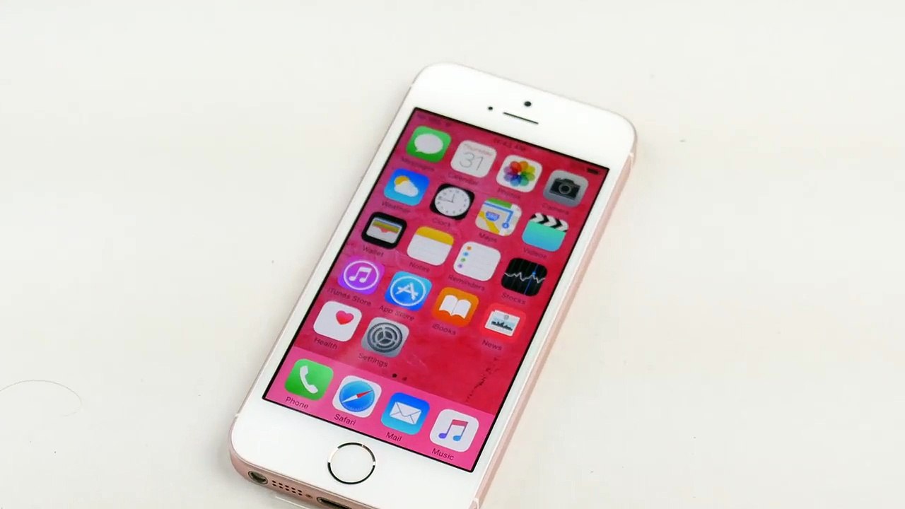 iPhone SE Hammer & Knife Scratch Test!