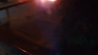 Protestantes quemando caucho en el 32, 38, 29 y 39