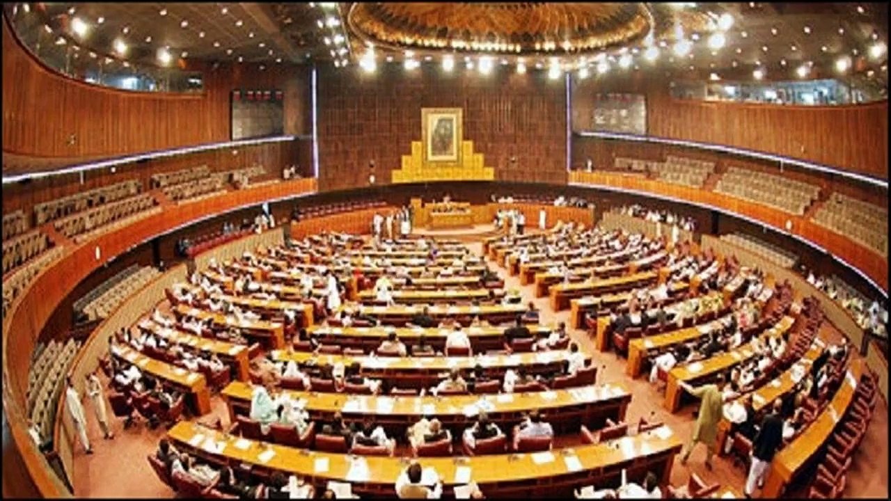 چور لٹیرے بدعنوان ، لوٹ کے کھا گئے پاکستان