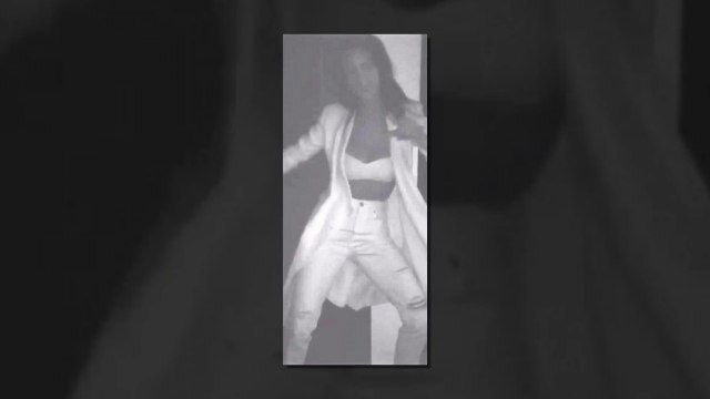 Emily Ratajkowski Shows Off Stunning Bikini Body in Booby Two-Piece