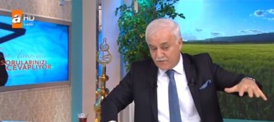Nihat Hatipoğlu'nun Programında Okunan Ezan Mest Ediyor