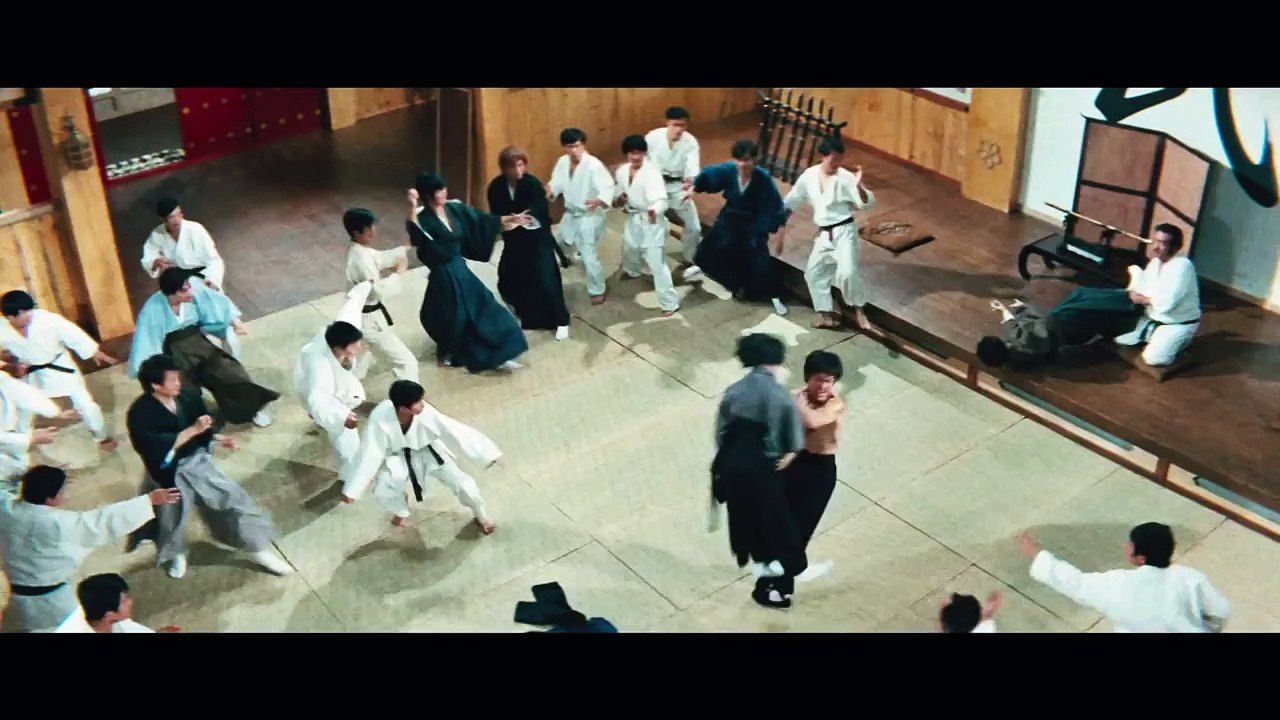 Chen Zhen (Bruce Lee) against Japanese "Hongkou" dojo