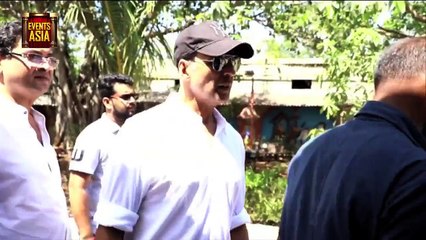 Descargar video: Bollywood Producer Vikas Mohan's FUNERAL - Akshay Kumar, Ritesh Deshmukh