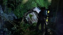 SP: Ônibus lotado de universitários tomba e deixa 18 mortos em rodovia