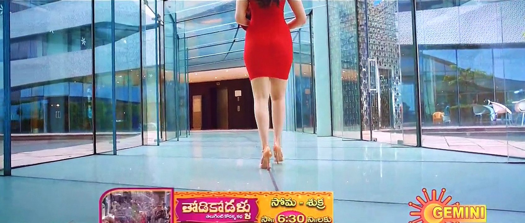 Tamannaah Bhatia,Rashi Khanna Hot Screen