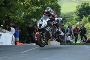 TT Isla de Man 2016: Michael Dunlop hace la vuelta más rápida de la historia