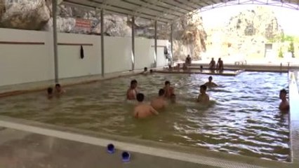 Saklı Cennetteki" Kaplıcada Şifa Arıyorlar