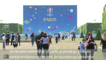 Fan zone du Champ-de-Mars à Paris : les touristes se sentent en sécurité