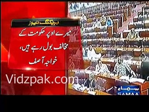 Khawaja Asif's 'vulgar' outburst against Shireen Mazari angers PTI