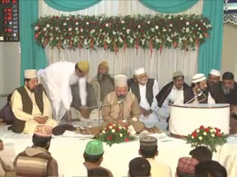 Tilawat Qari Karamat Ali Naeemi Markazi Mehfil Naat Gojra 20 11 2014