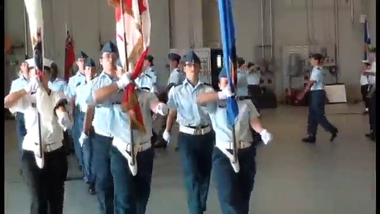Parade de graduation des cours de trois semaines - 26 juillet 2013