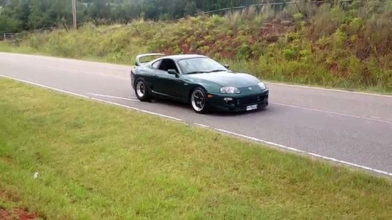 O dono deste Supra mostra o que é realmente marcar alcatrão!