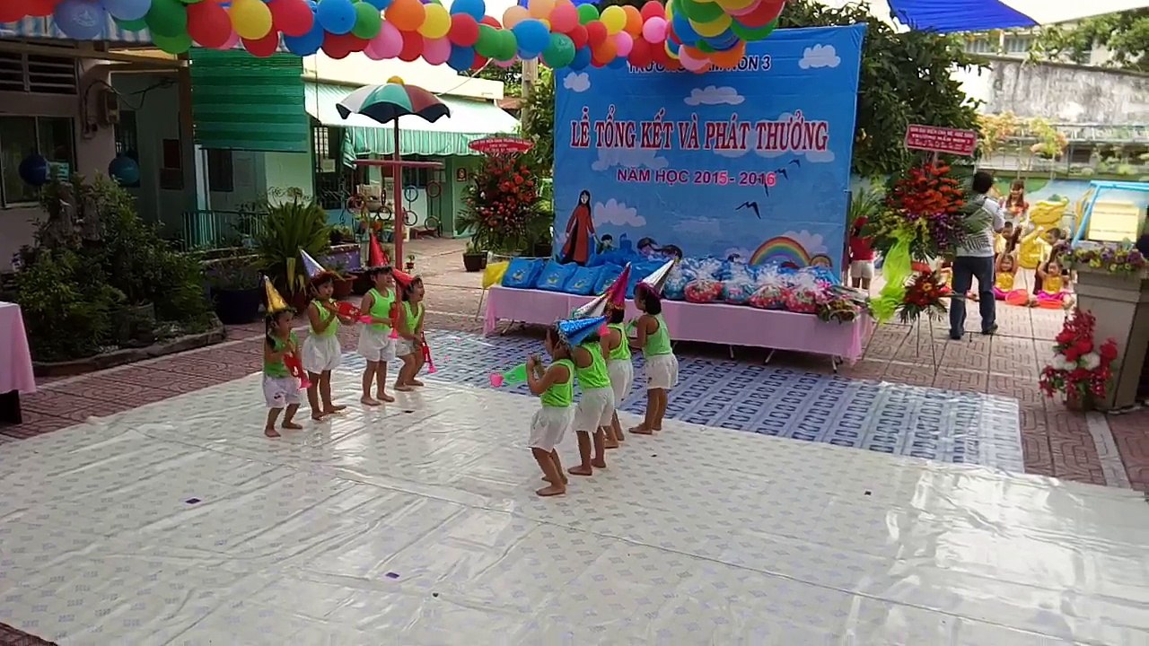 Đội kèn tí hon - tiết mục biểu diễn văn nghệ mầm non 3