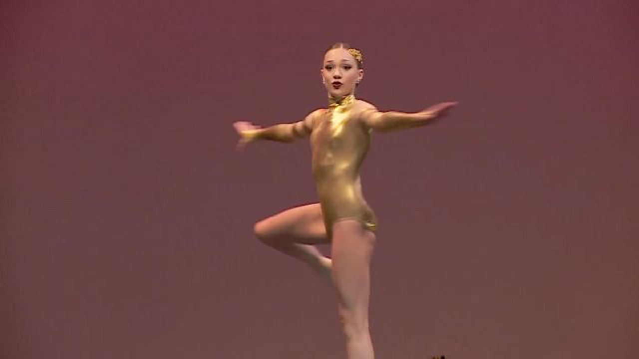 The Dancers From ​Dance Moms​ Say Goodbye to Maddie and Mackenzie Ziegler