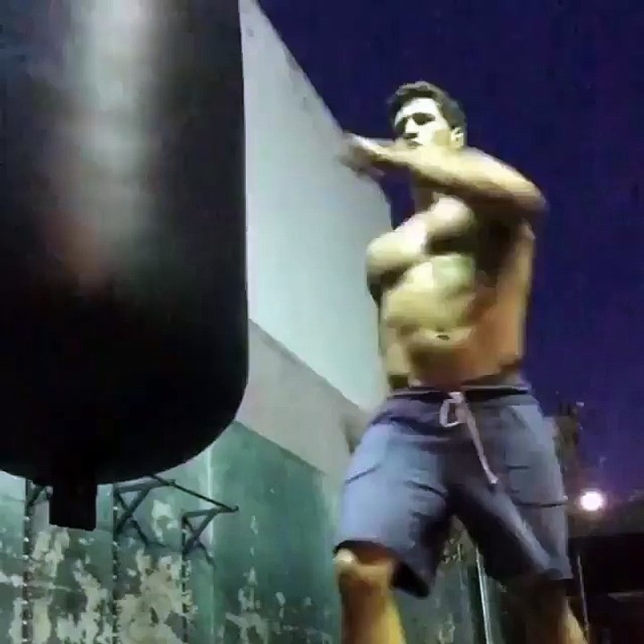 Alternating Kick Drill Round Kick