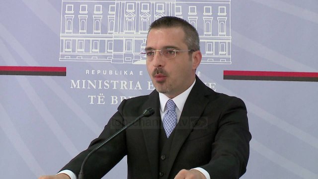 Tahiri shpërthen sërish ndaj gjykatës dhe presidentit - Top Channel Albania - News - Lajme