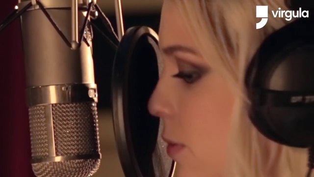 ‘Loira fatal’, Sophia Abrahão grava música composta por Nando Reis