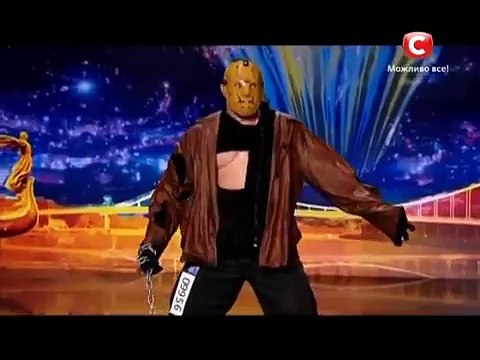 Стриптизер с бензопилой - на шоу талантов. Это нужно увидеть!