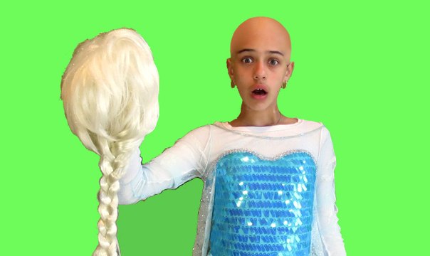 Kinder Surprise Toys FROZEN ELSA LOSES HAIR WITH PINK SPIDERGIRL SPIDERMAN VS VENOM PRANK SUPERHERO