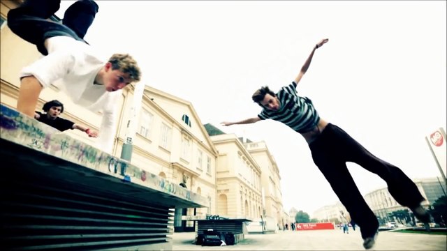 PEOPLE ARE AWESOME 2013 - Parkour and Freerunning Version