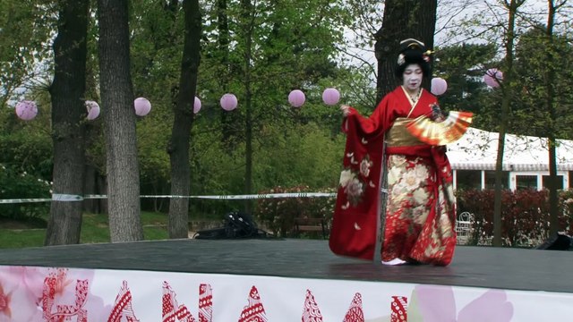 Nihon-Buyo (Danse traditionnelle japonaise) au jardin d'acclimatation -Hanami