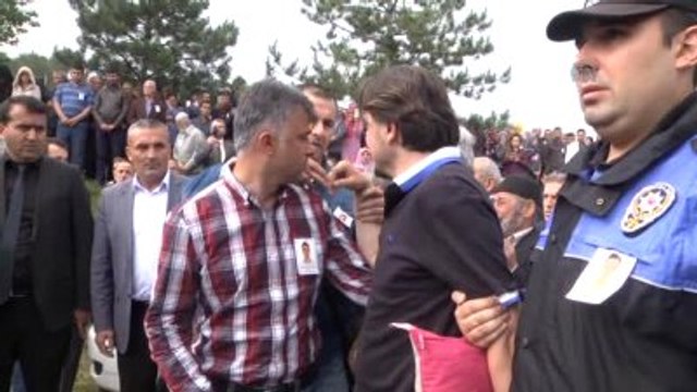 Şehit Polis Şerife Özden Kalmış'ın Cenazesi Köyünde Toprağa Verildi