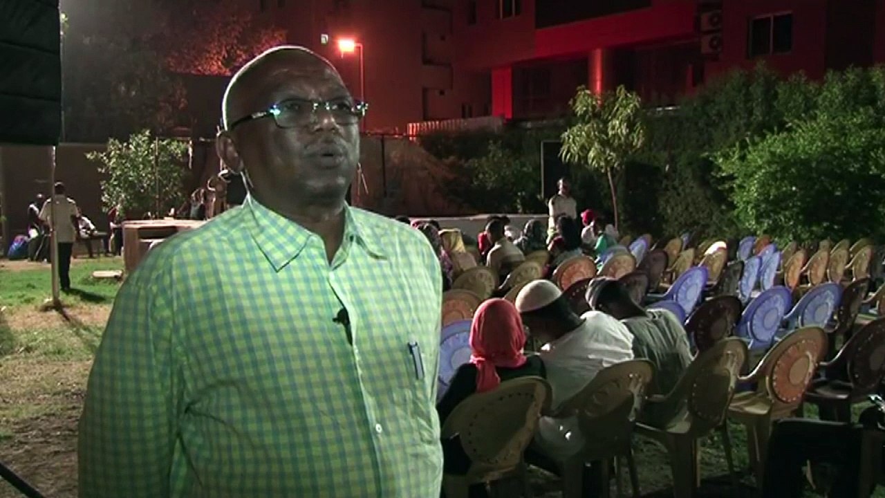 ماساة المهاجرين غير القانونيين على مسرح سوداني