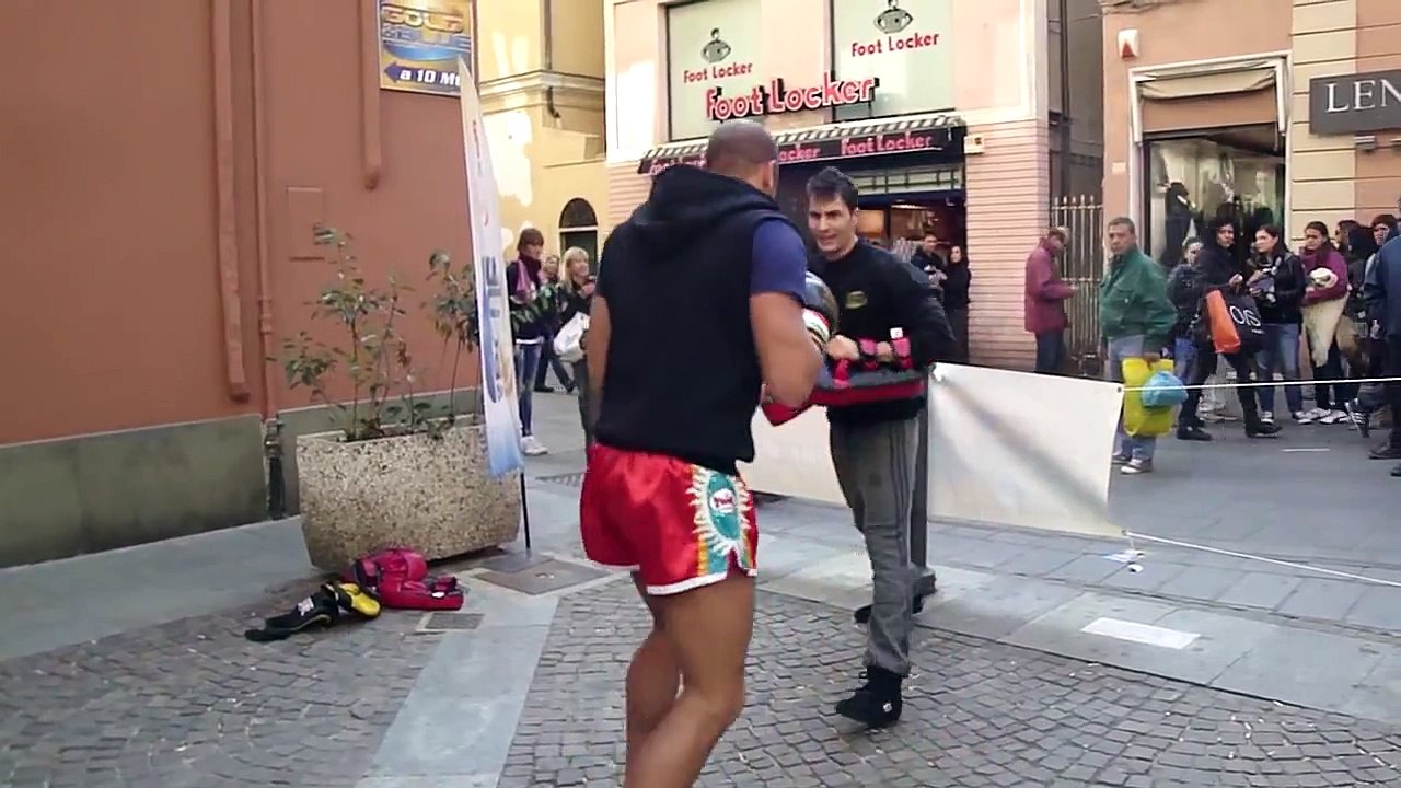 Gold&Blue Stand 22-10-2011.2.MP4