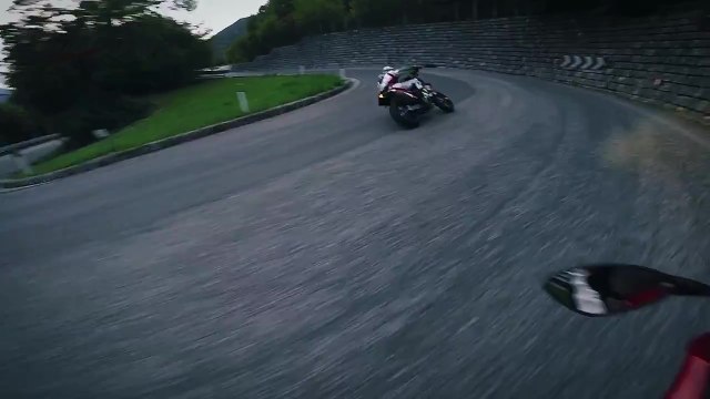 KTM Supermoto vs BMW S1000RR