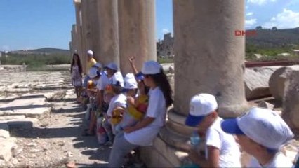 Kaş Öğrenciler Antik Kentte Kazı Yapmayı Öğrendi