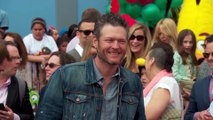 Blake Shelton Earns His 'CMT Social Superstar' Award Thanks to 'Drinks on Twitter'