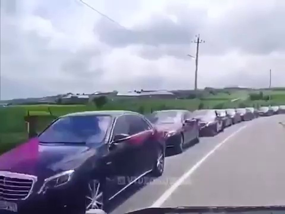 Свадебный кортеж в Чечне