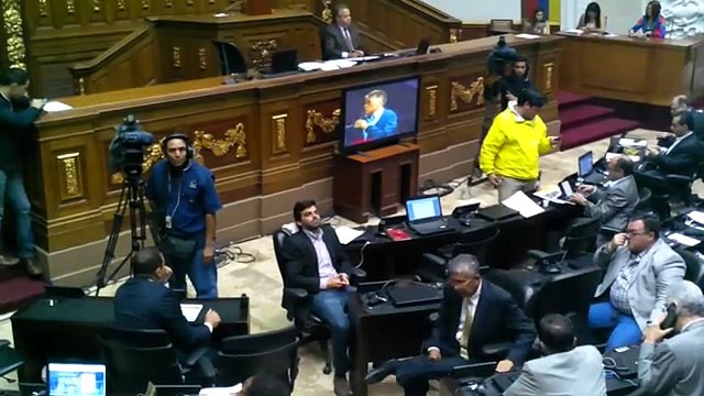 Así fue como diputados oficialistas rechazaron las agresiones hacia Julio Borges