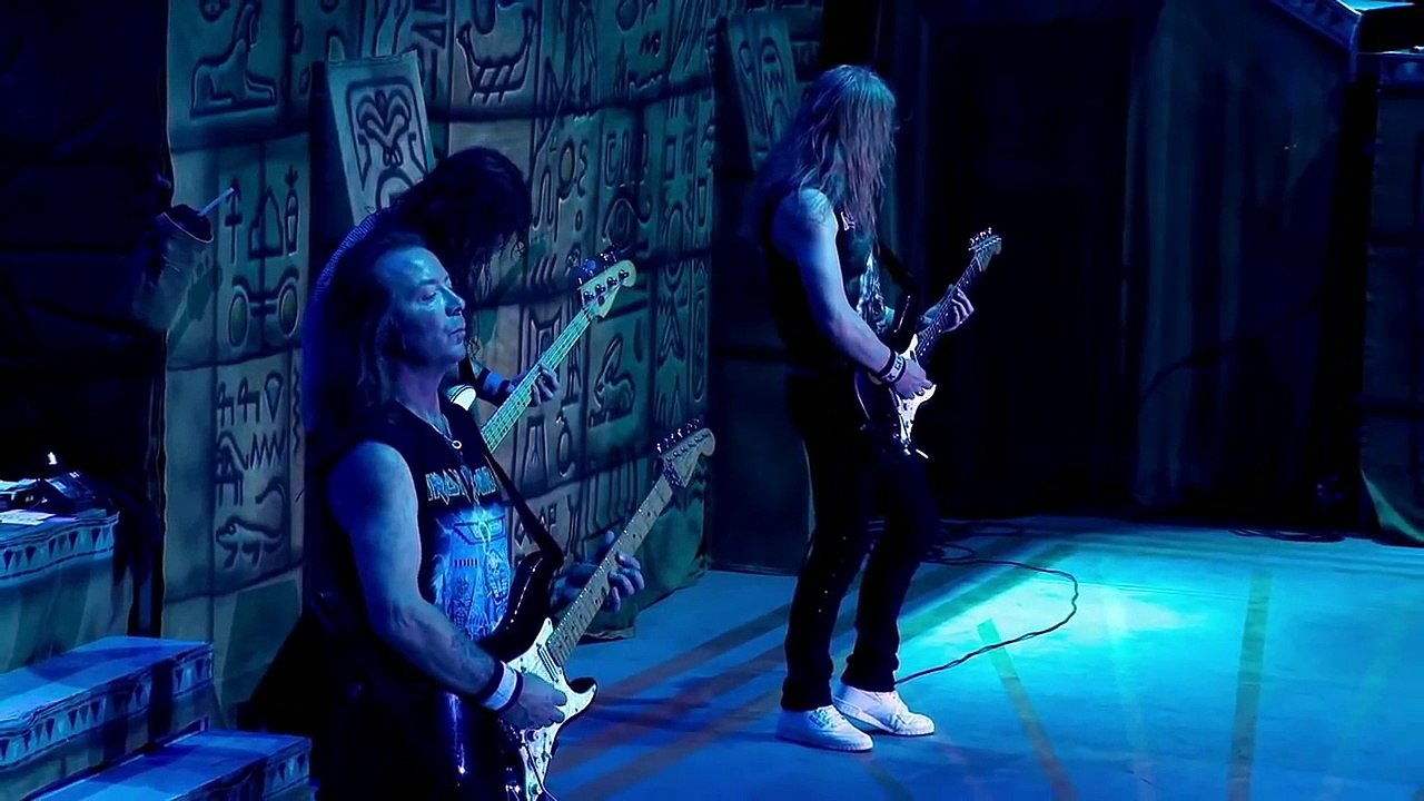 Iron Maiden - Fear Of The Dark (Flight 666) [HD]