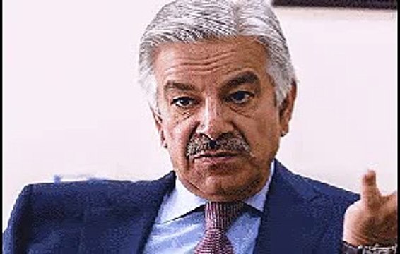 Kashif Abbasi Bashing Khawaja Asif on His Derogatory Remarks on Shireen Mazari