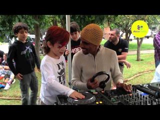 Balada para crianças, Disco Baby invadeo MIS em clima de David Bowie