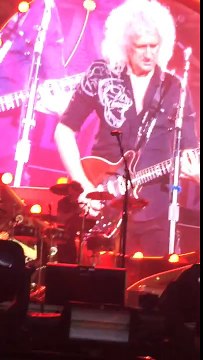 Queen and Adam Lambert. Park Live, Helsinki. Somebody to Love.