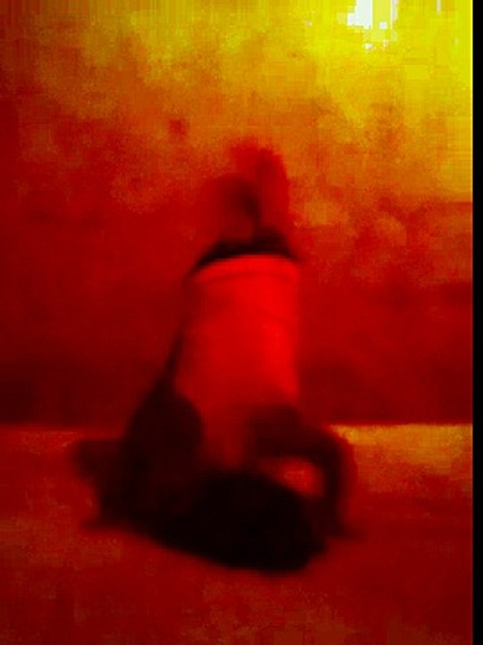 Niña de 3 años practica gimnasia artistica