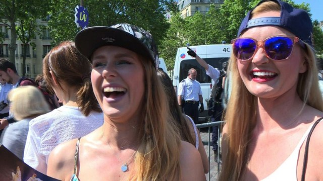 Euro-2016: la fête et les contrôles sur la fan zone de la Tour Eiffel