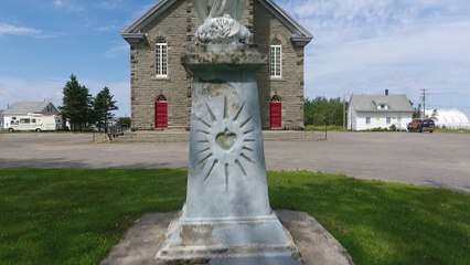 Église St-Édouard a Les Méchin