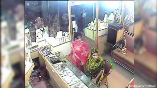 Gang of  Women Stealing Gold From Jewelery Shop