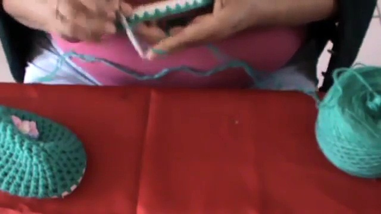 Créez vos propres pantoufles avec vos semelles de tongs. L'astuce de cette femme est bien pratique !