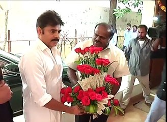 Karnataka's Former CM Kumaraswamy Meets Pawan Kalyan -- Jaguar Movie