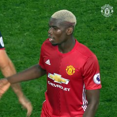 Le check très élaboré de Pogba et Bailly