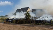 Criel/Mer : champ en  feu près des habitations